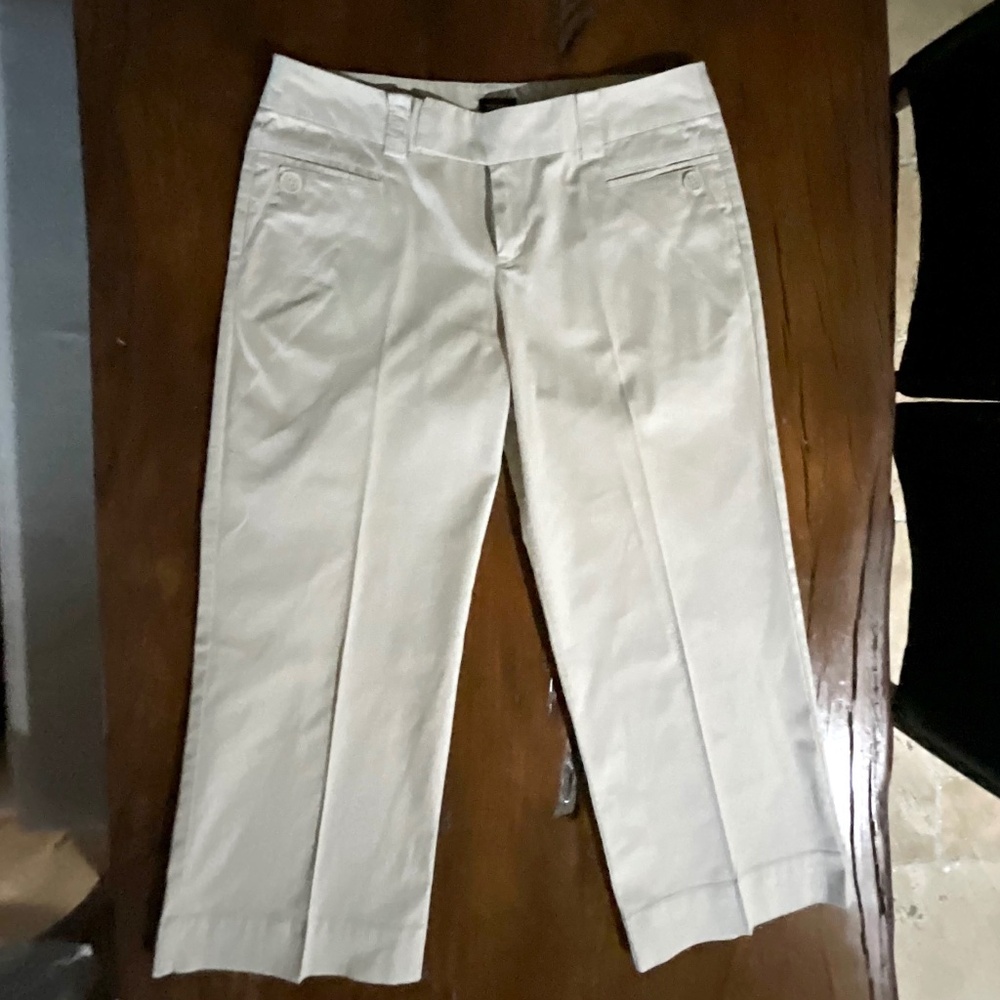 Massimo Beige Flat Front Capris Size 6